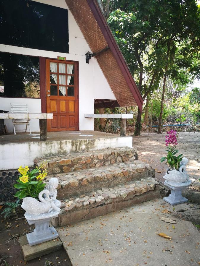 River Marina Resort Uthai Thani Exterior photo